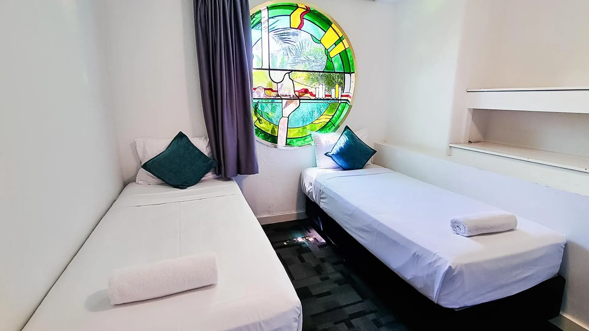 Tiki Hotel Apartments Surfers Paradise ゴールドコースト