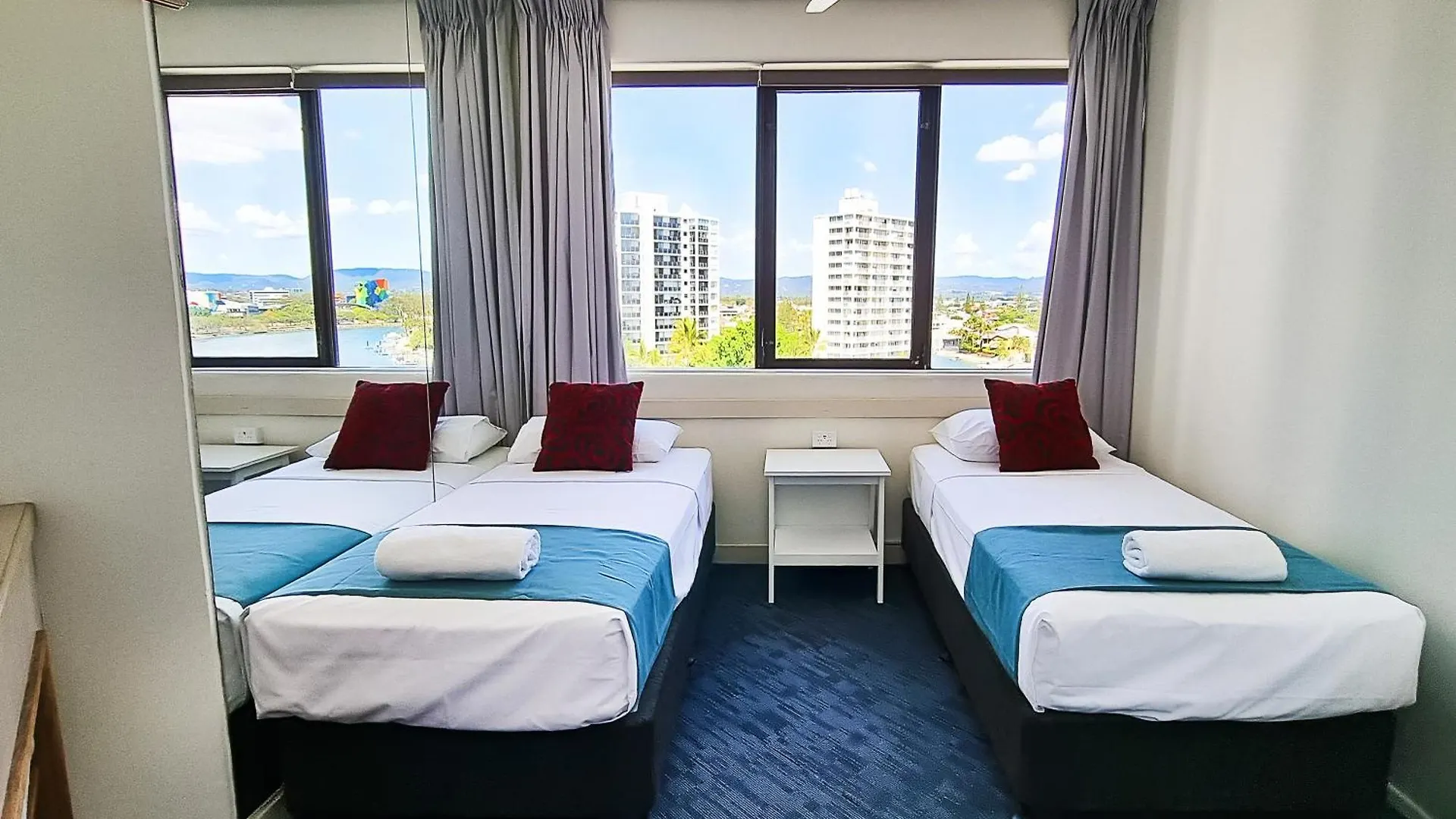 Aparthotel Tiki Hotel Apartments Surfers Paradise Gold Coast