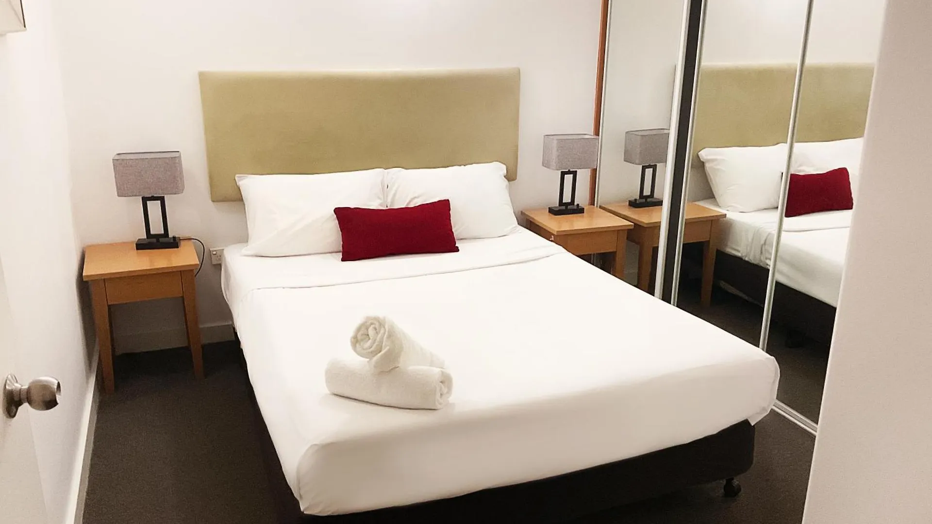 Tiki Hotel Apartments Surfers Paradise Gold Coast Australië