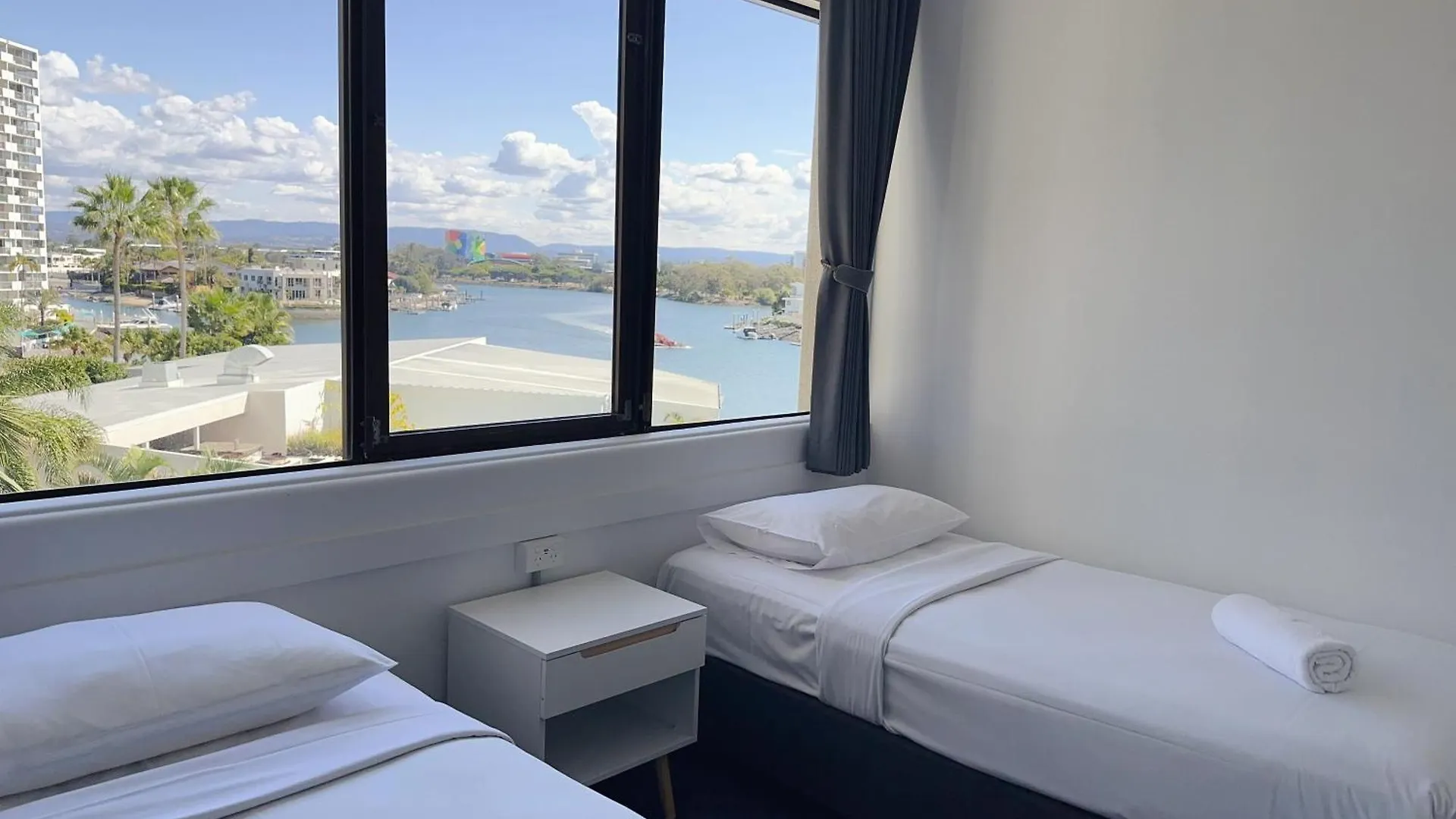 Tiki Hotel Apartments Surfers Paradise Gold Coast 4*,  Australië
