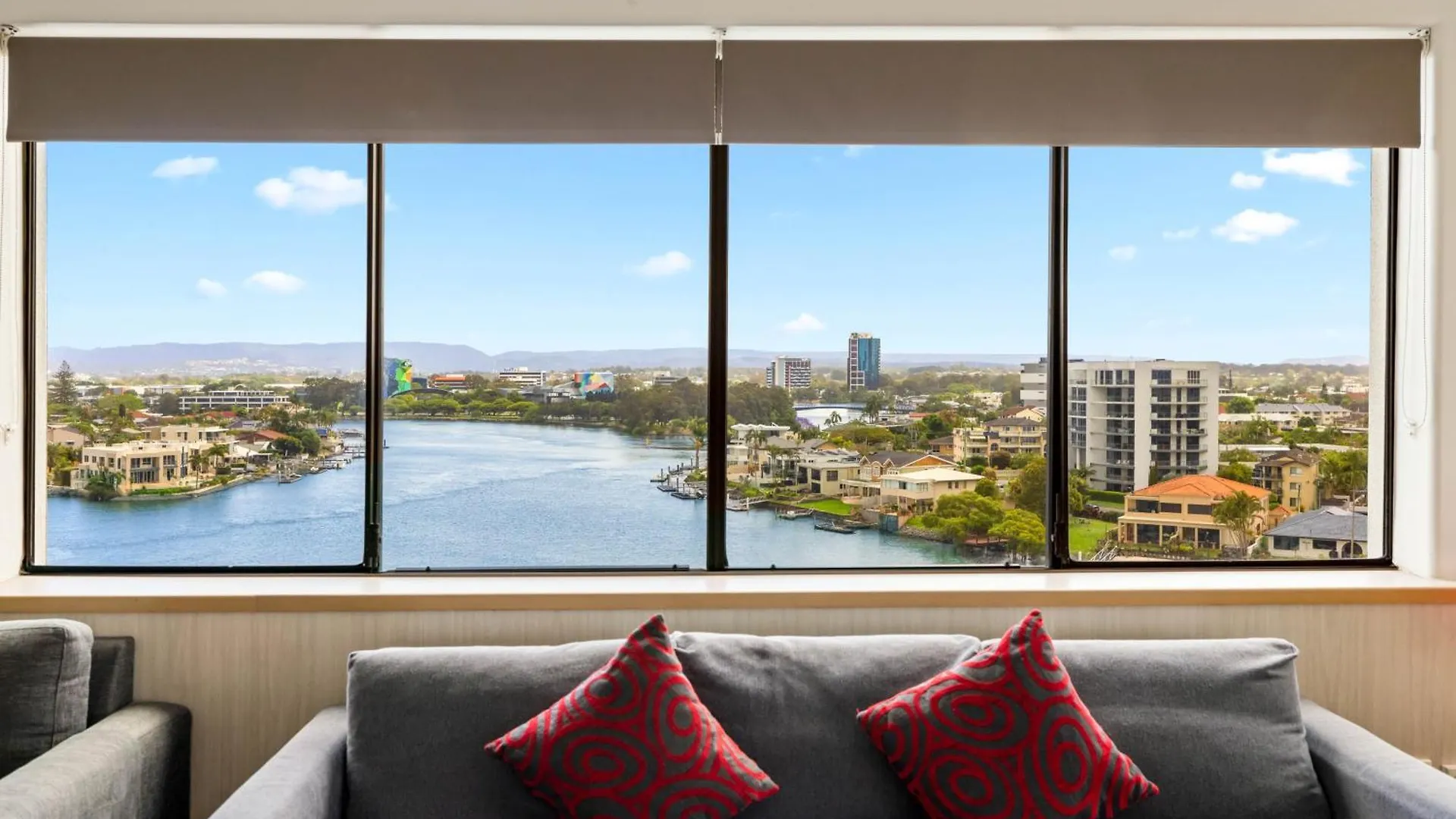 Tiki Hotel Apartments Surfers Paradise Gold Coast 4*,