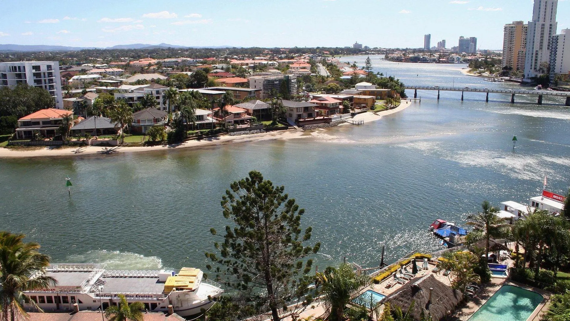 Tiki Hotel Apartments Surfers Paradise Gold Coast 4*,